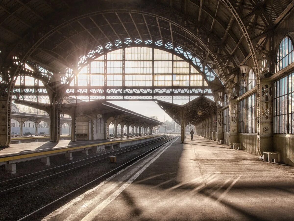 Вокзал подсказал. Волгоград вокзал 1985г. Вокзал подсказал. Вокзал подсказал. Перон жд вокзал киевский.