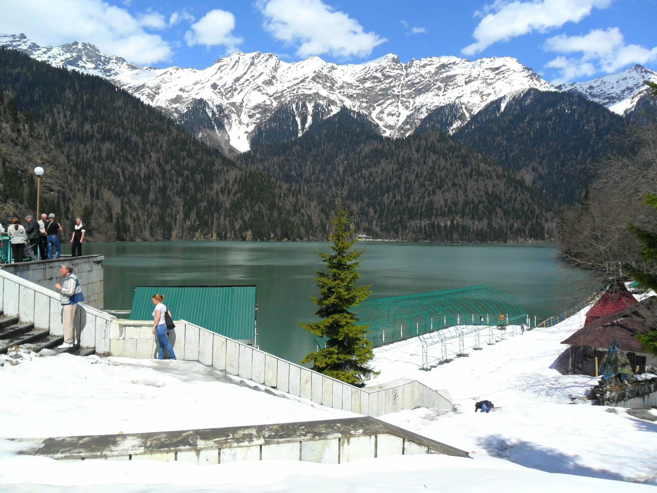гагры абхазия зимой. гагра отели зимой. озеро рица абхазия январь. новый афон абхазия зимой. гагры абхазия зимой.