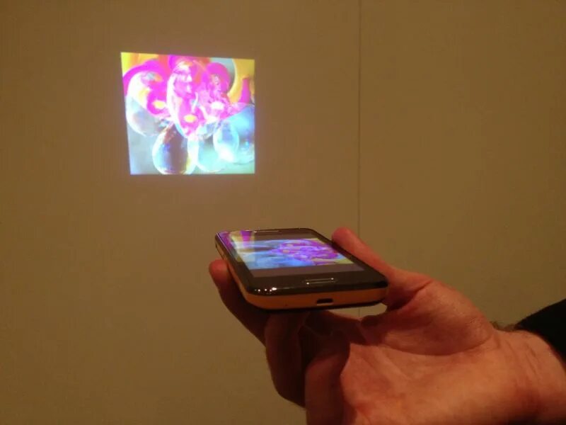 Проекция экрана смартфона на стене. Программа проекция на телефоне. Ux спидометр проекция. Проекция андроид. Приложение hud speed.