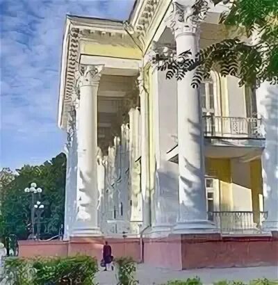Фото библиотеки имени бунина орел. Бунинская библиотека орел. Бунинская библиотека орел. Орел орловская областная библиотека им бунина. Орловская библиотека имени бунина.