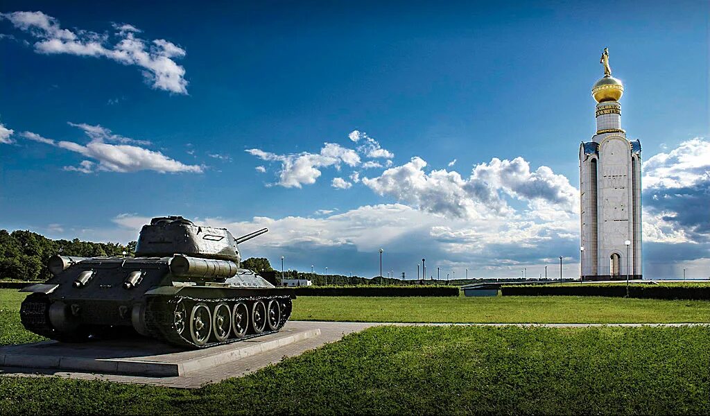 Сайт великие военные. Прохоровка танковое сражение музей. Курская дуга Прохоровское поле. Курск мемориал Прохоровское поле. Музей Курская дуга Прохоровка.