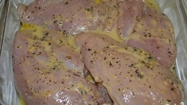 Как замариновать куриные грудки в духовке. Маринад для куриной грудки. маринованная куриная грудка в горчице. куриная грудка в горчице в духовке. маринованная грудка в духовке.