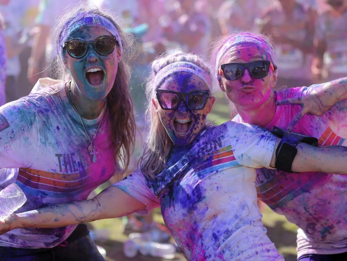 Раскрась свой мир!. Воспоминания мз детство. Креативные картины. Помнить яркий. Картина сергея панина исполнитель желаний.