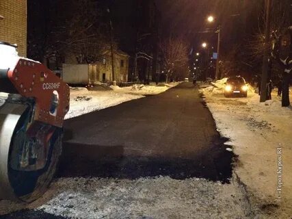 А снег ложится на дорогу