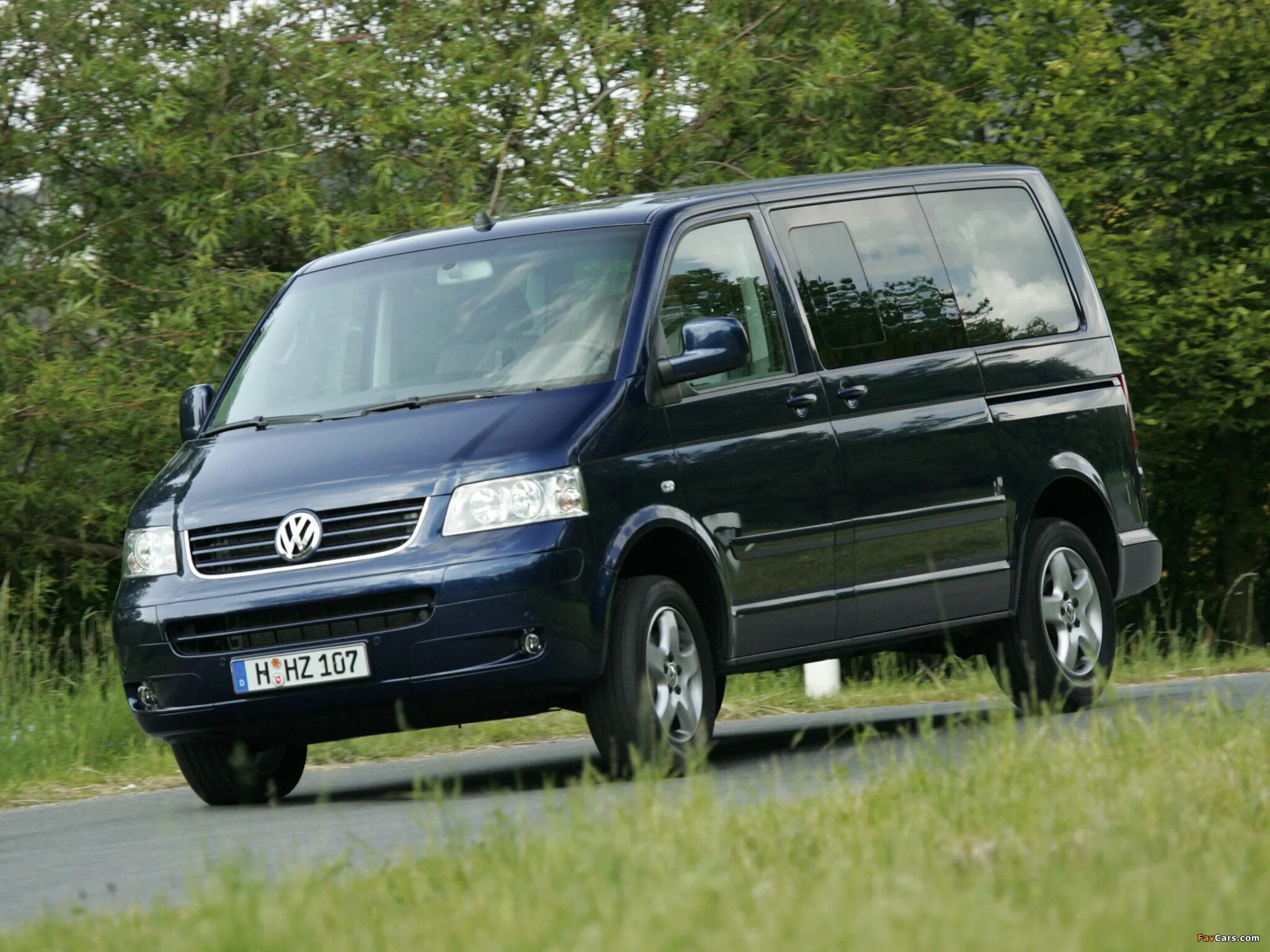 Multivan t5. Фольксваген Мультивен т5. Фольксваген Мультивен 2003. Volkswagen Мультивен t5. Фольксваген 2003 т5