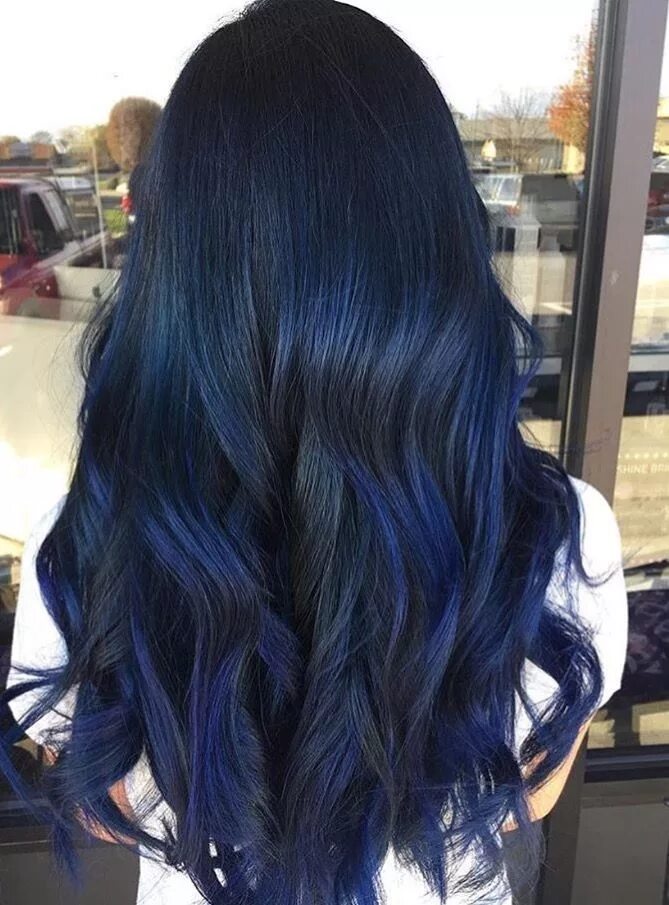 Темно синий цвет волос. Темно синие волосы. Сине черные волосы. Сине6чёрный цвет волос. Черно синие волосы.