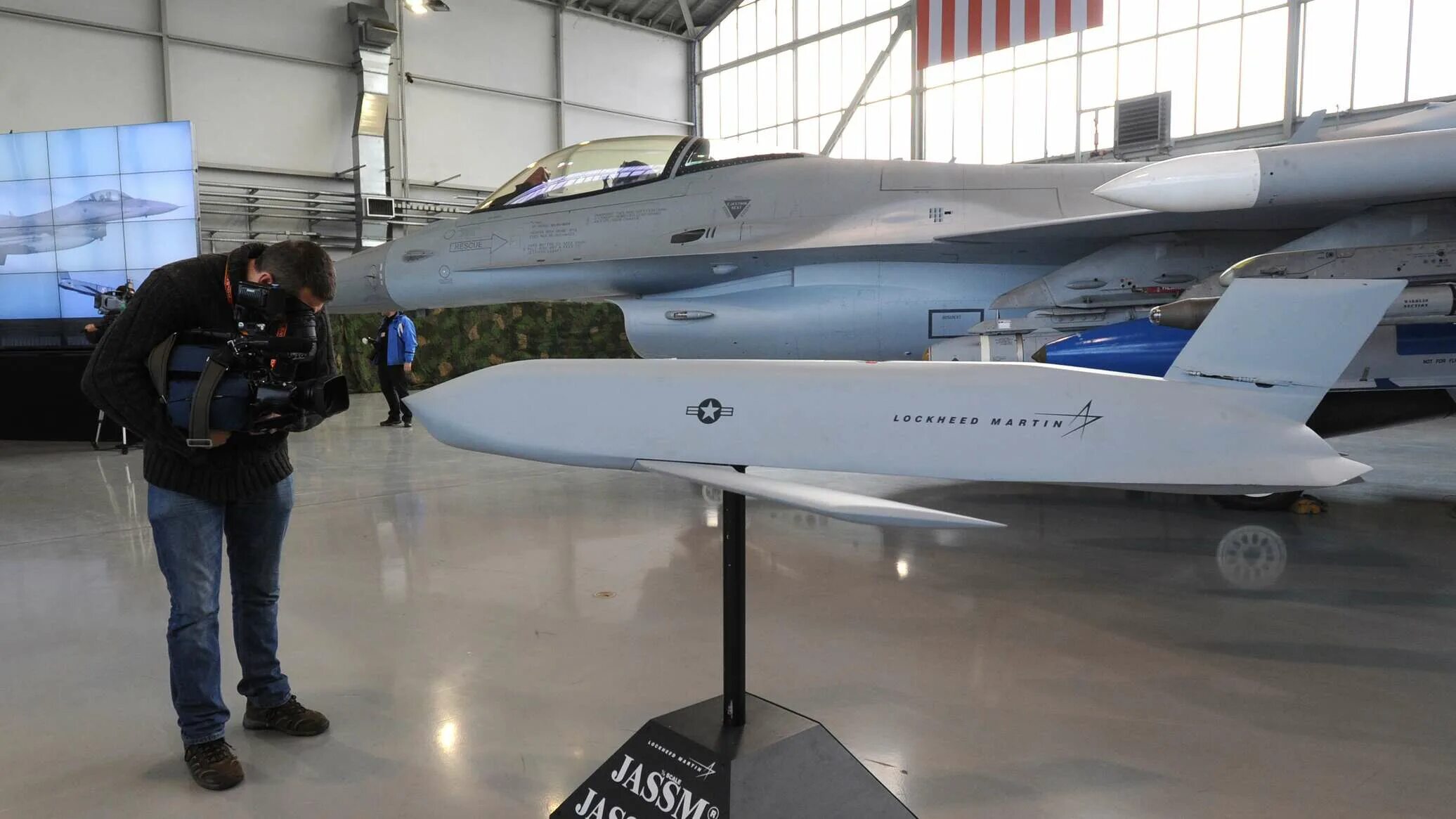 Ракета сша jassm. Agm-158b jassm. agm 158. jassm missile. agm-158c lrasm.