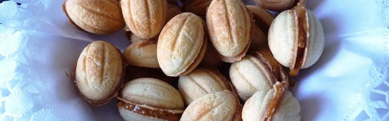 Орешки со сгущёнкой. как в детстве! (Старый рецепт) Рецепт Идеи для блюд, Еда, В