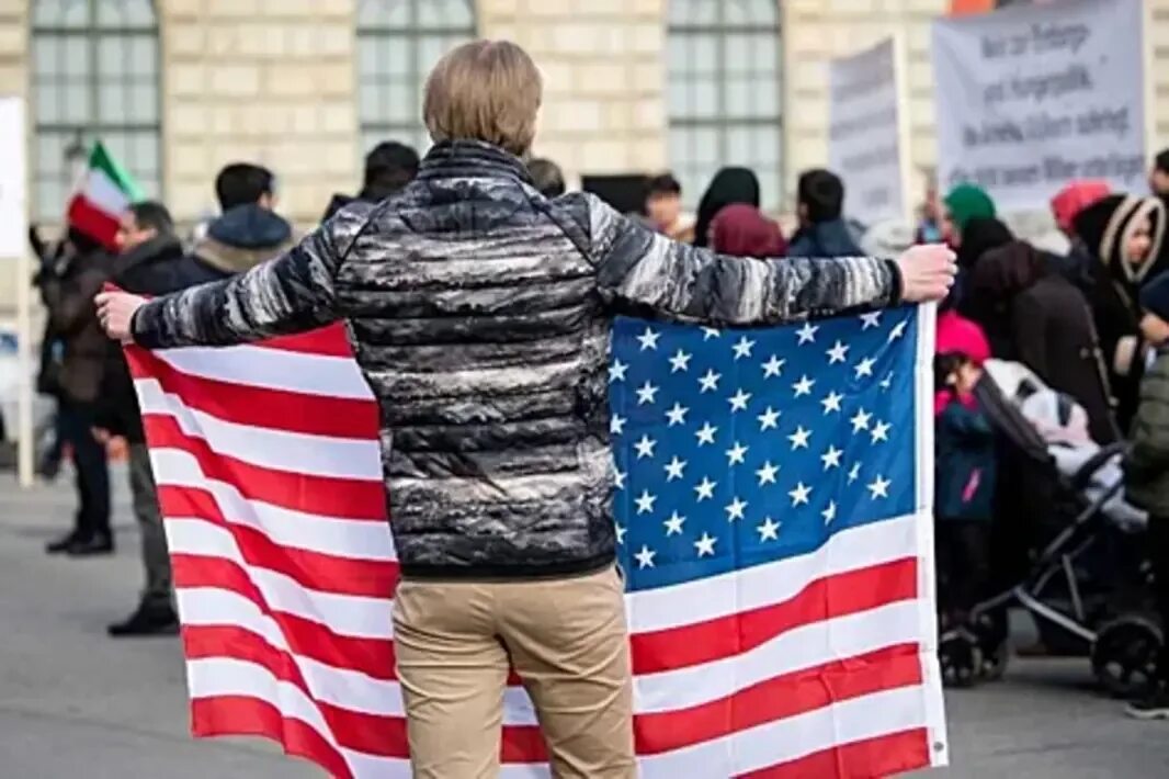 Что говорит народ сша. Американцы. Американцы фото. Американцы против санкций. Западные американцы.