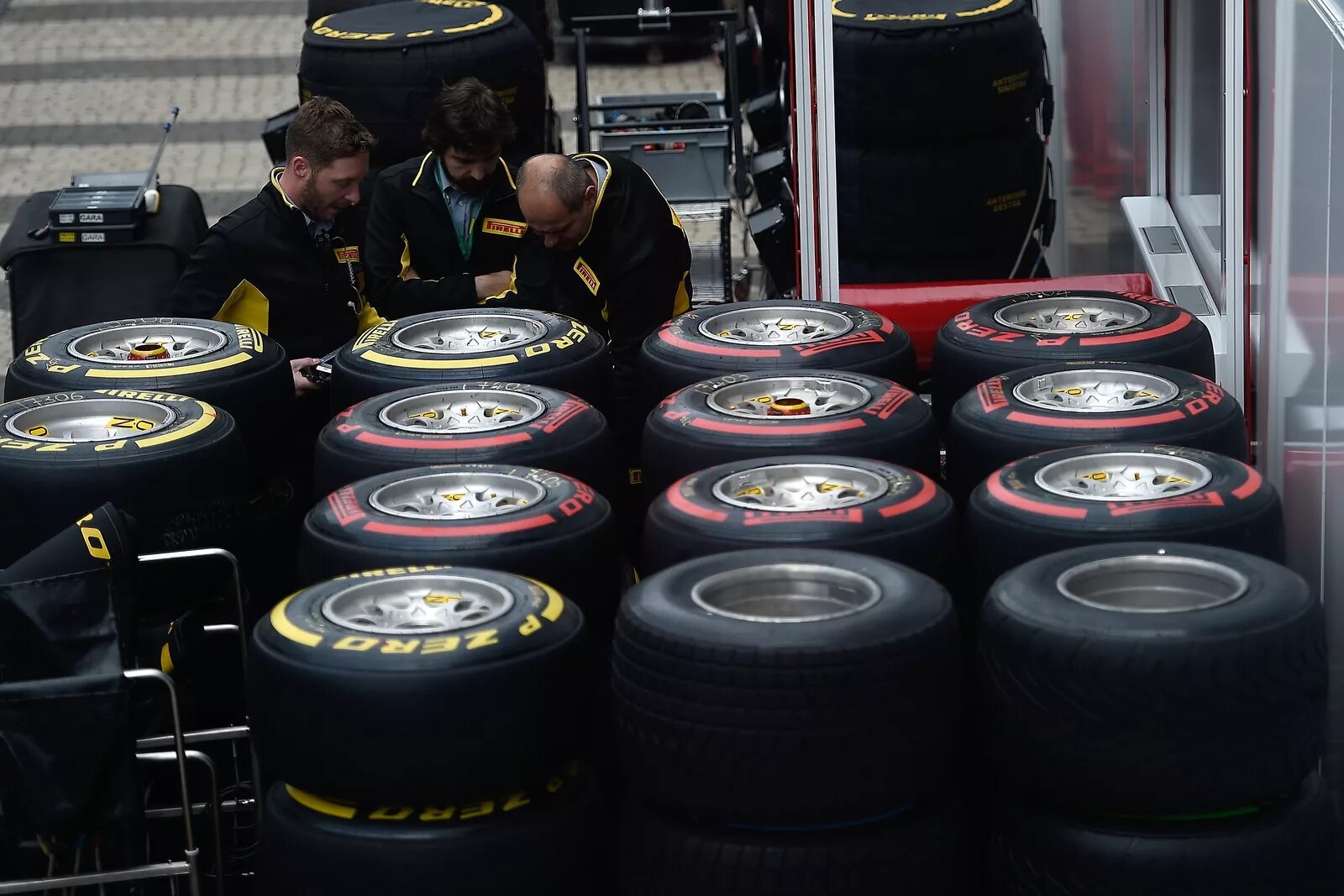 Обязательная маркировка шин 2020. Погоня гта 5 звезд. Чит колеса. Колесо бонусов. Зимние покрышки для формулы 1.