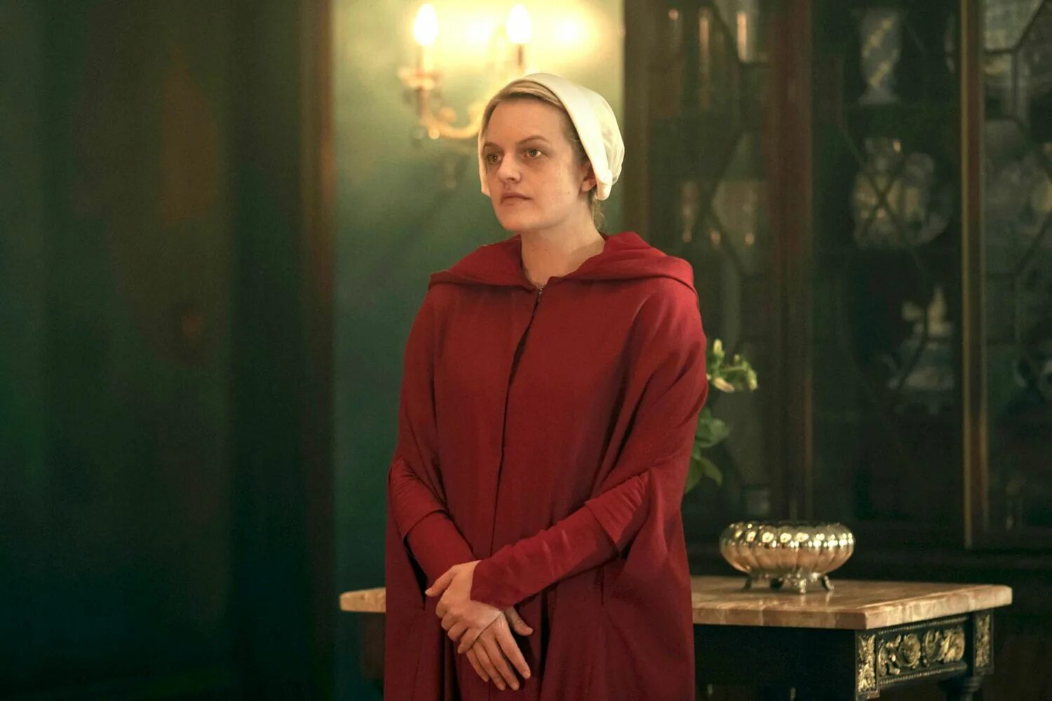 Элизабет Мосс рассказ служанки. Джун Фредова. Handmaid s tale