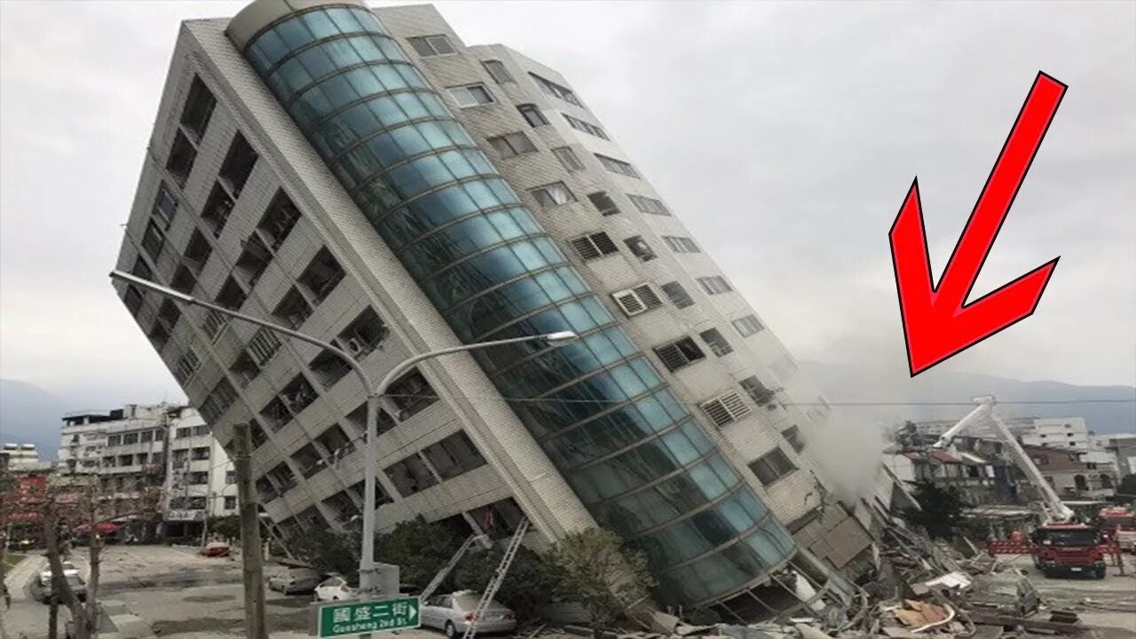 Здание взорвалось. Подрывы многоэтажных зданий. 13 этажный дом. Видео падающих домов. Видео падающих домов.
