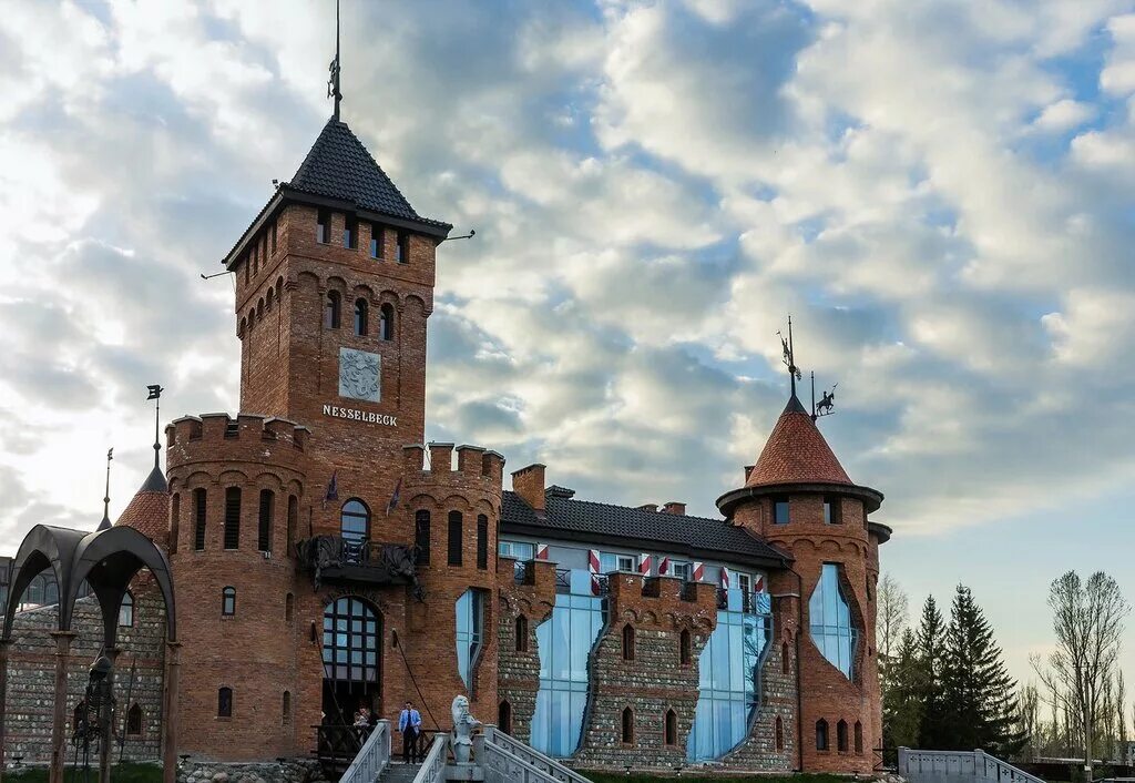 Нессельбек калининград сайт. Замок Нессельбек. Зеленоградск замок Нессельбек. Замок Нессельбек пивоварня. Орловка замок Нессельбек.