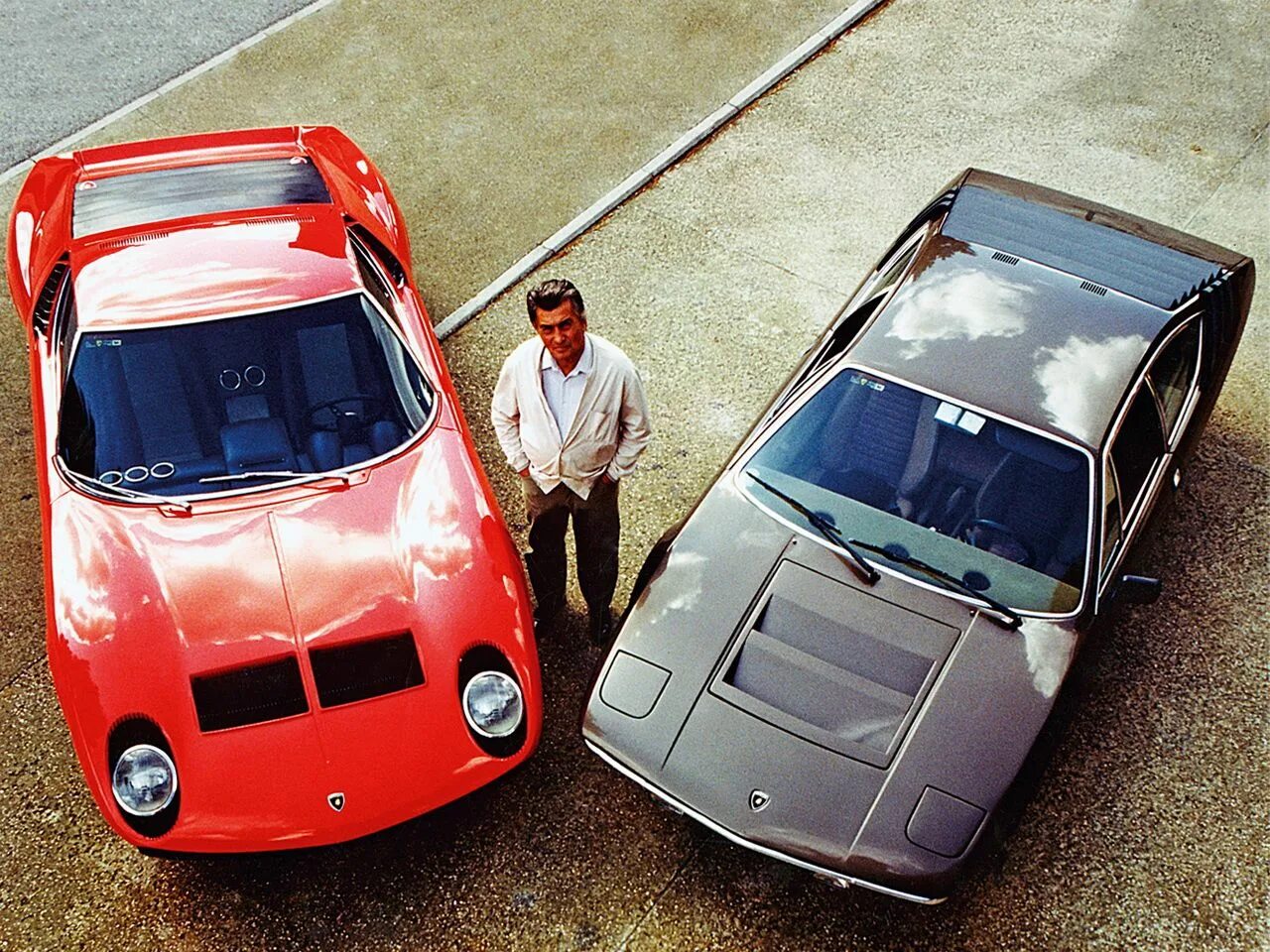 Ламборджини основатель. Ферруччо ламборгини и энцо феррари. Ферруччо ламборгини итальянский бизнесмен. Ферруччо и тонино ламборгини. Ферруччо ламборгини (1916 - 1993).