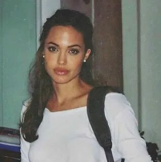 Смотреть Әйелдер жас жігіттерді страпонизациялау