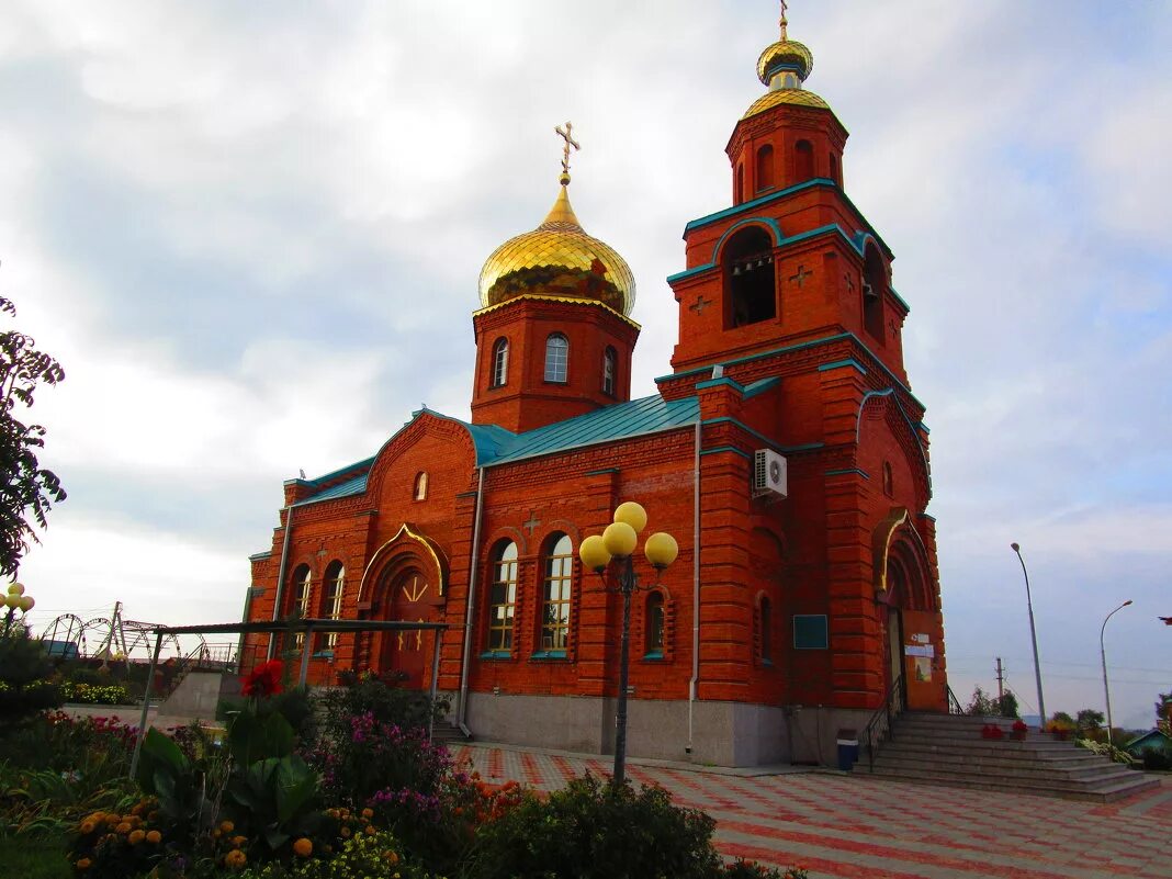 Город в приморском крае спасск дальний. Спасо-Преображенский храм Спасск Дальний. Храм Вознесения Господня Спасск-Дальний. Церковь Вознесения Господня в Спасске. Памятники города Спасск-Дальний Приморского края.