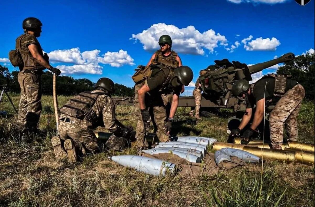 Боевые действия. Украинские военные. Русские военные.