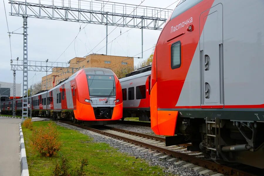 Билеты москва смоленск ласточка. Ласточка РЖД Смоленск. Ласточка премиум 2021. Поезд Ласточка Москва Смоленск. Ласточка Москва Смоленск.