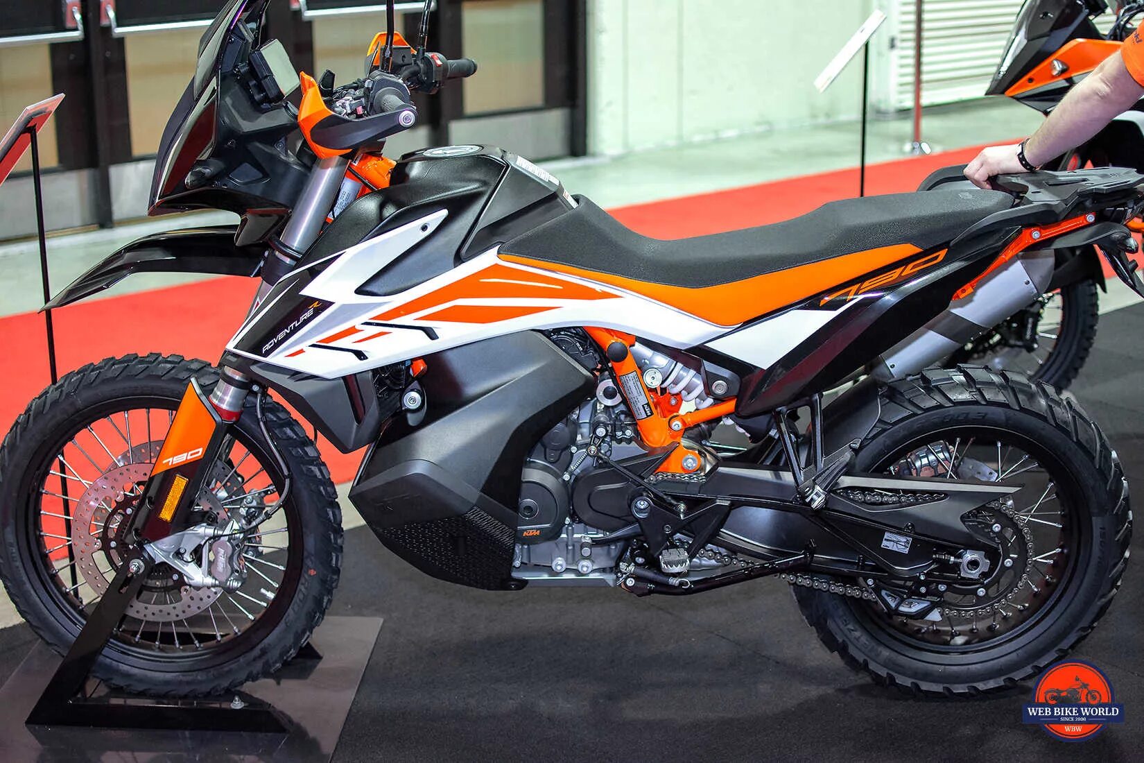 Ktm 790. КТМ адвенчер 790. КТМ 790 Adventure. KTM 790 Adventure r. КТМ 790 Adventure 2019.