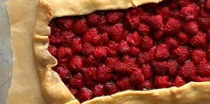 10 удивительных пирогов с малиной - Лайфхакер Рецепт Идеи для блюд, Пирог, Десерты
