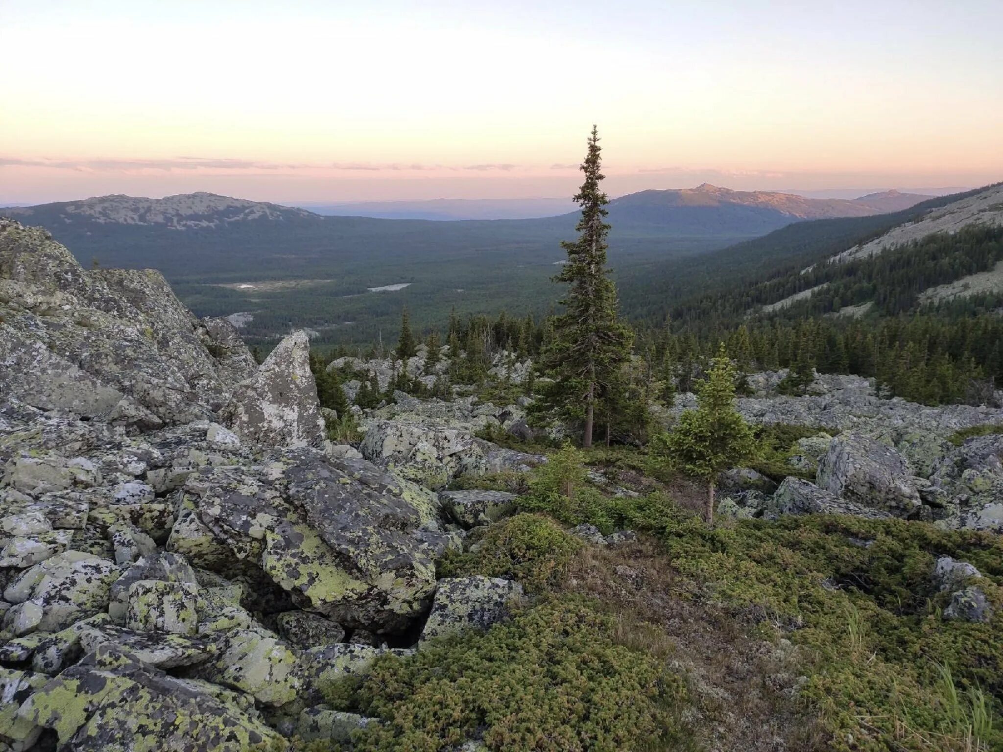 кожим река республика коми. юрюзань достопримечательности. гора манарага республика коми. уральская горная тайга. внешний облик урала.
