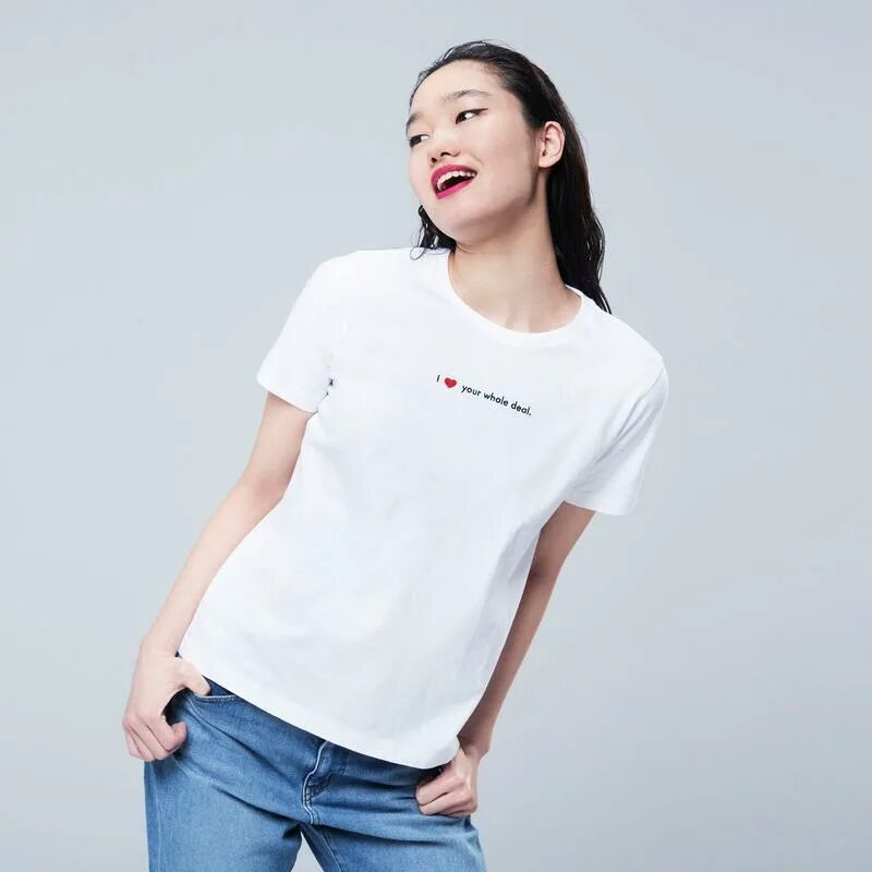 Uniqlo футболка женская. Белая футболка uniqlo женская. Базовая футболка uniqlo. Базовая футболка uniqlo. Белая футболка юникло.