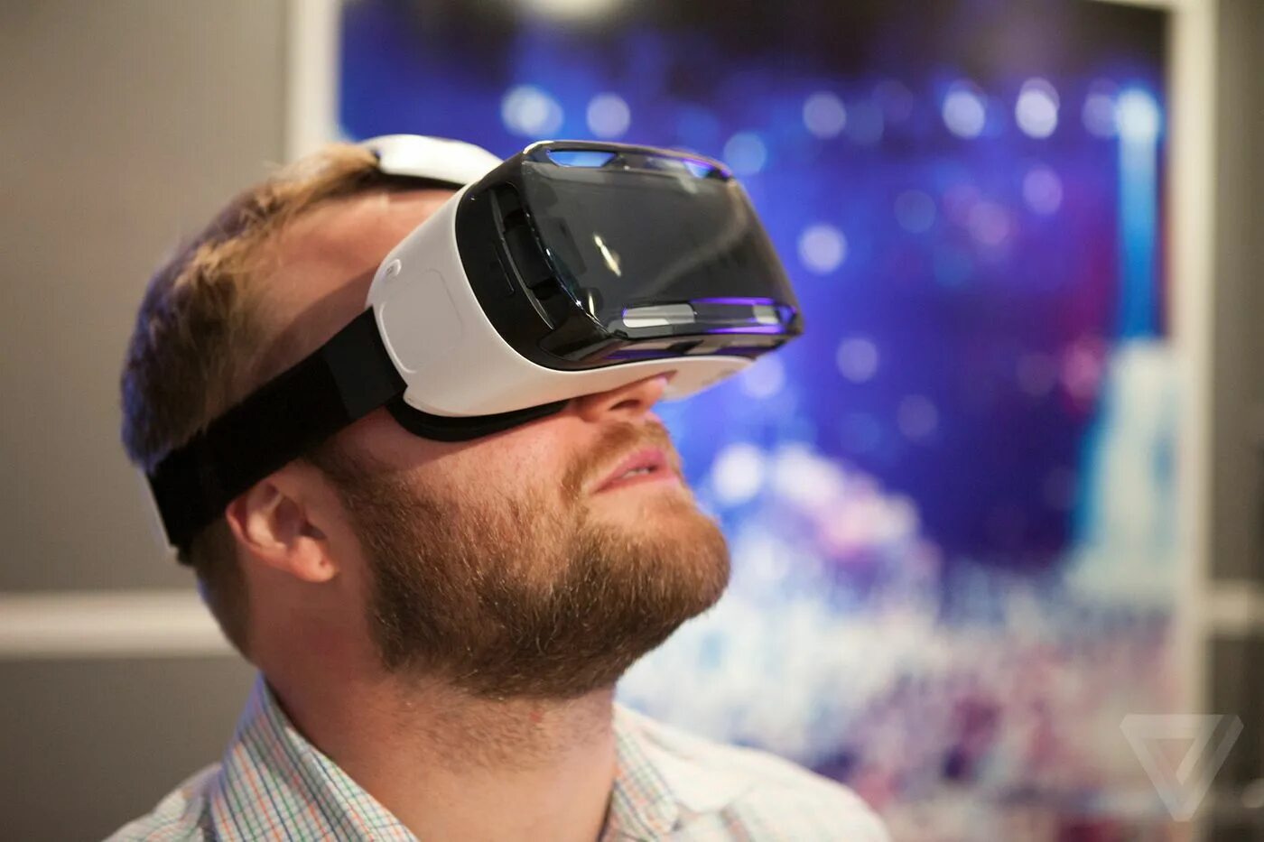 Очки для смартфона как работают. Виртуальная реальность в vr-шлеме.. очки дополненной реальности samsung. виртуальная реальность (virtual reality, vr). 3д виар шлем.