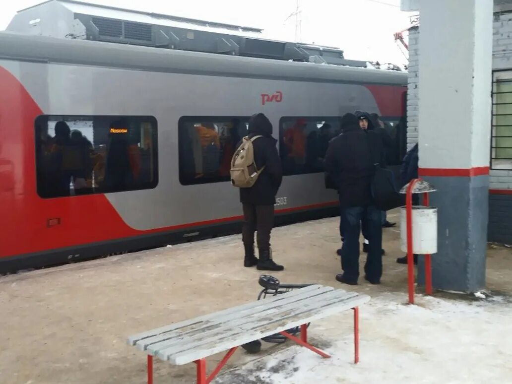 Маршрутка починок смоленск. Электрички смоленской области. поезд починок смоленск. поезд прибыл с большим опозданием. смоленск-починок электричка.