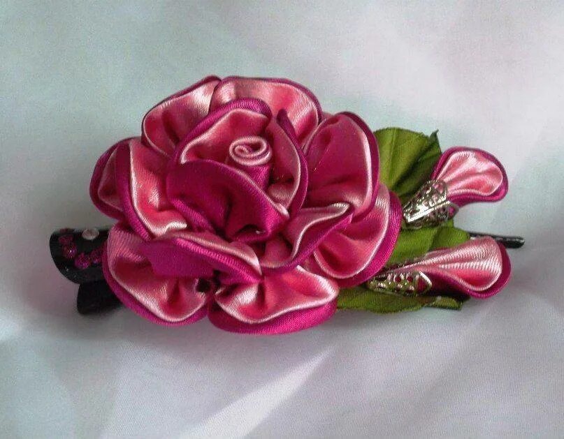Цветы из лент техника. Цветы из атласа. Канзаши. Изделия из лент. Розочки канзаши.