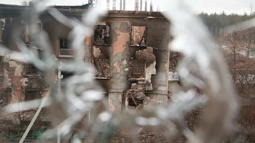 Последние новости 2 апреля. Мариуполь после обстрела 2022. Взорвано здание в Мариуполе.