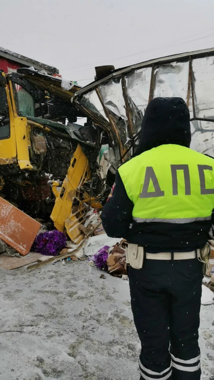 Авария на трассе Екатеринбург Ревда. Авария Екатеринбург Пермь Ревда. Р242 Пермь - Екатеринбург ДТП.