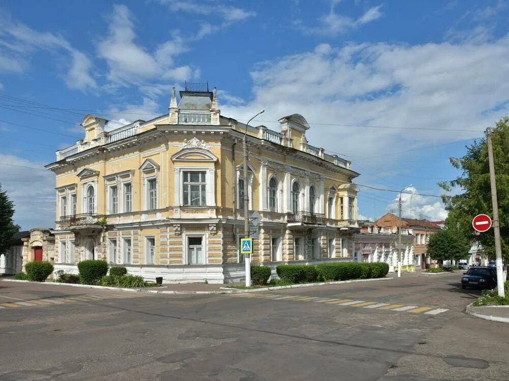 Администрация рыльска. Рыльск Курская область. Город Рыльск усадьба. Купеческий центр Рыльска. Курская Губерния Рыльск.