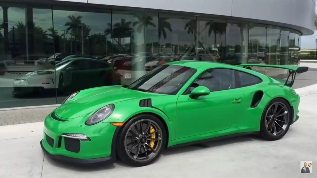 Viper green. Порше 911 зеленый. Porsche 911 gt3 RS зеленый. Порше 911 зеленый матовый. Порше 911 салатовый.