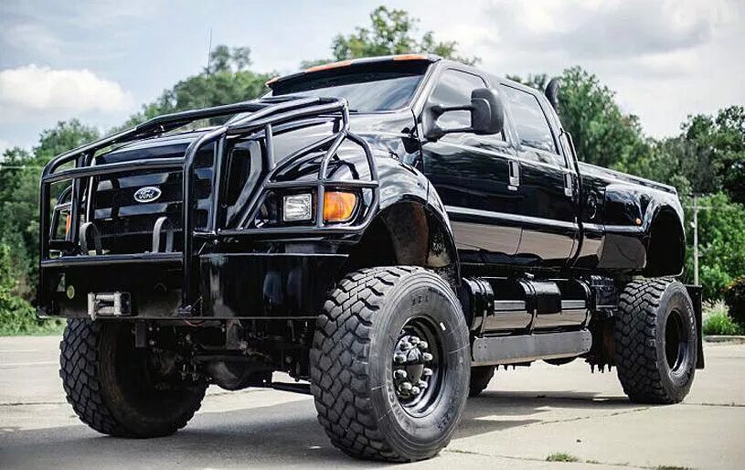 лаура наранджо. высокие девушки. форд раптор ф 650. бригита брезовац. кассандра мартин бодибилдинг.