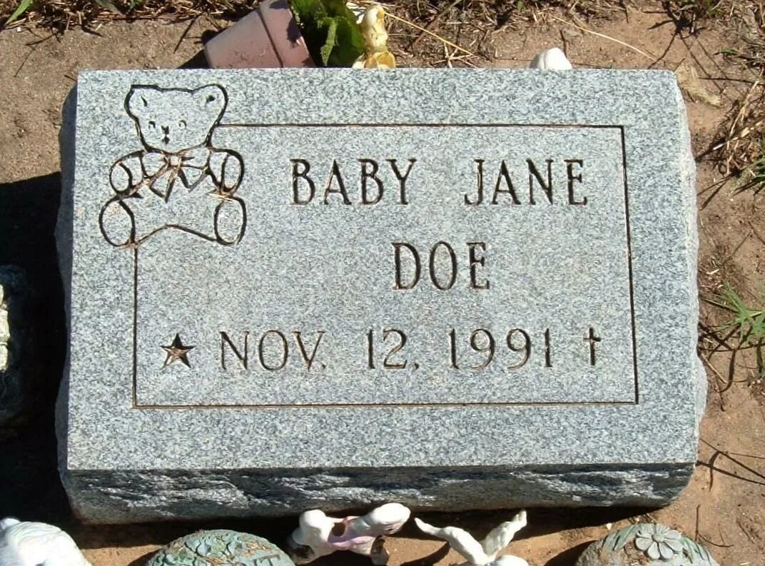Joan crawford and bette davis. Baby jane cemetery. Что случилось с бэби джейн. Baby jane cemetery. Бетти дэвис бэби джейн.