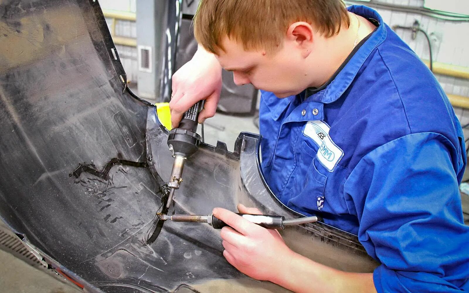 Перекраска бампера. Автосервис car-dent. Ремонт бамперов сервис. Ремонт бамперов сервис. Восстановление бампера.