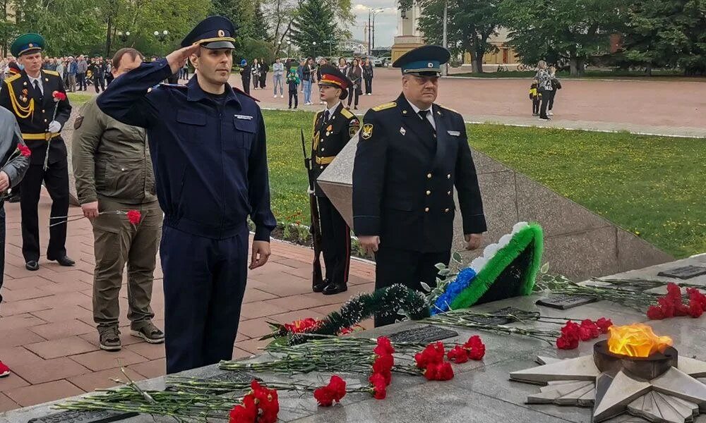 С днем пограничника. 28 Мая день пограничника. 28 Мая праздник пограничников. Монументы пограничникам. 28 мая 19