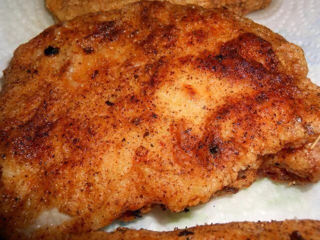 Мясо отбивное в кляре на сковороде. Свиная отбивная в кляре. свиные отбивные в кляре на сковороде. отбивная из свинины в кляре. мясо отбивное в кляре на сковороде свинина.