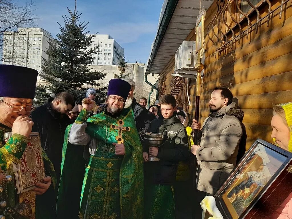 Храм симеона в черемушках. Храм симеона богоприимца и анны пророчицы в черемушках. Храм симеона в черемушках. Храм иокама и анны в москве. Симеон в храме.