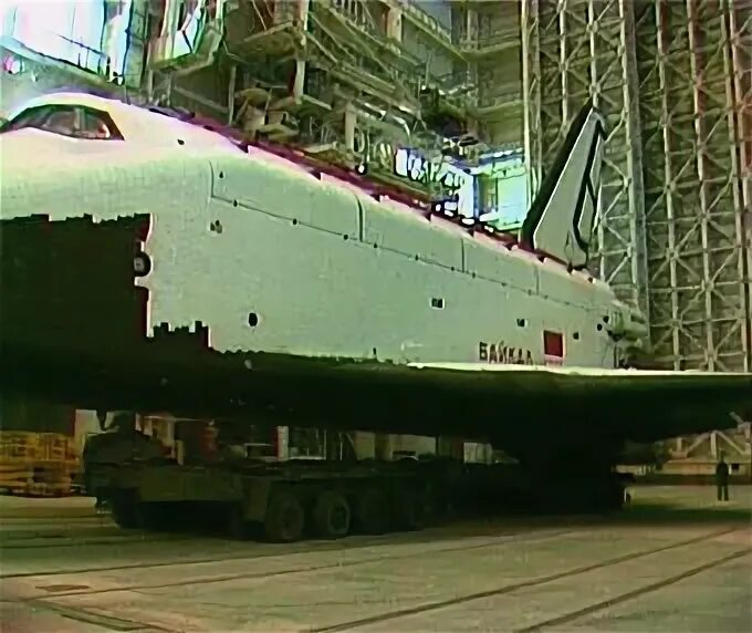 Буран построят. Буран 1. Буран 1. Космический шаттл буран. Буран заброшенный ангар.
