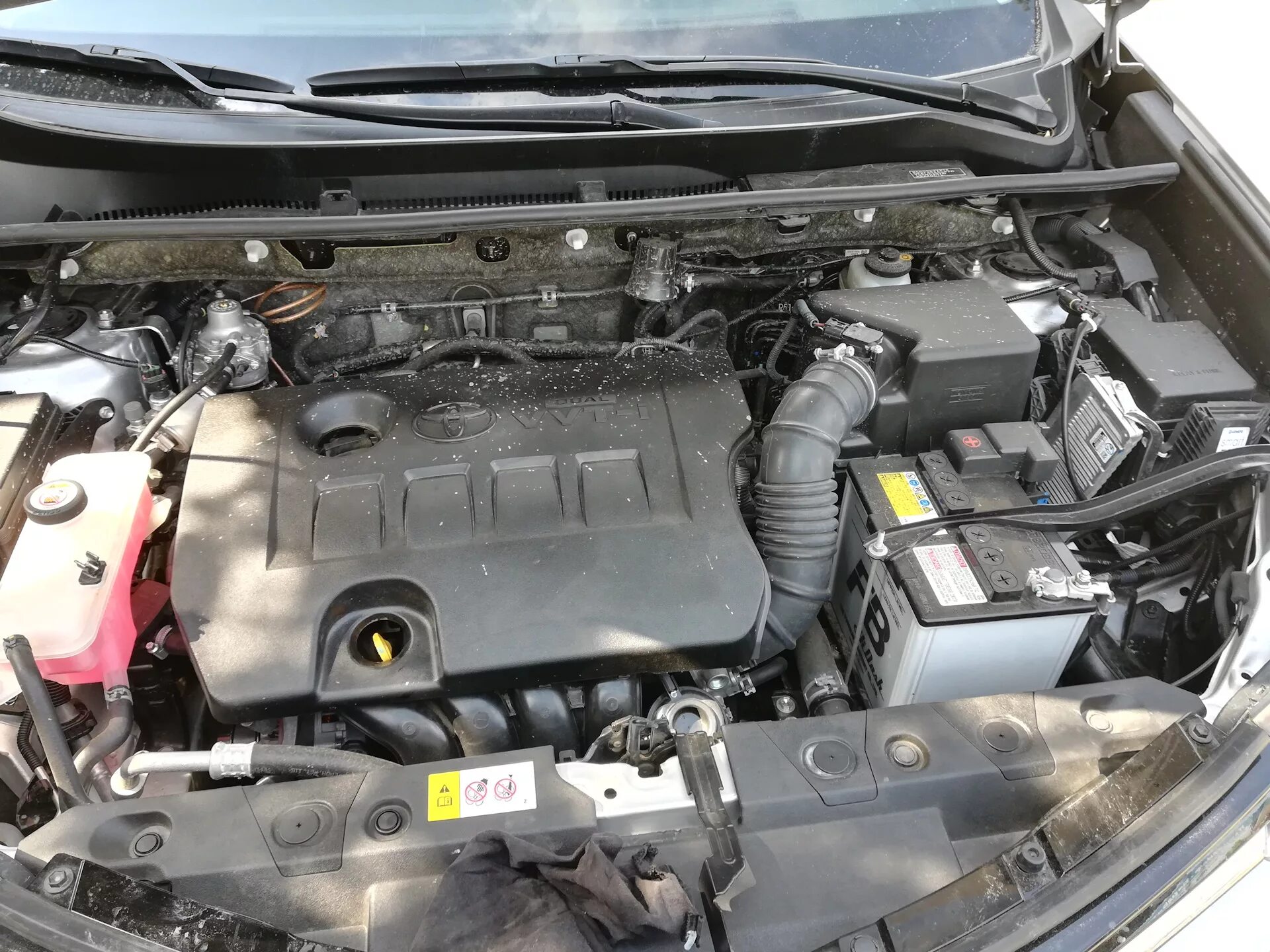 Rav4 2001 2. Toyota rav4 2 поколения двигатель. 5 литра. Тойота рав 4 двигатель 2 az fe. Рав 4 3 поколение двигатель.