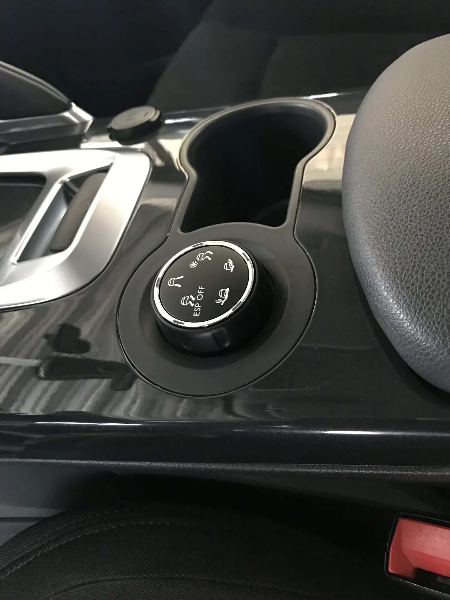 Ароматизатор для пежо 3008 2017. Система грип контроль на пежо. Peugeot 3008 grip control. Grip control partner. Peugeot 2008 gt advanced grip control.