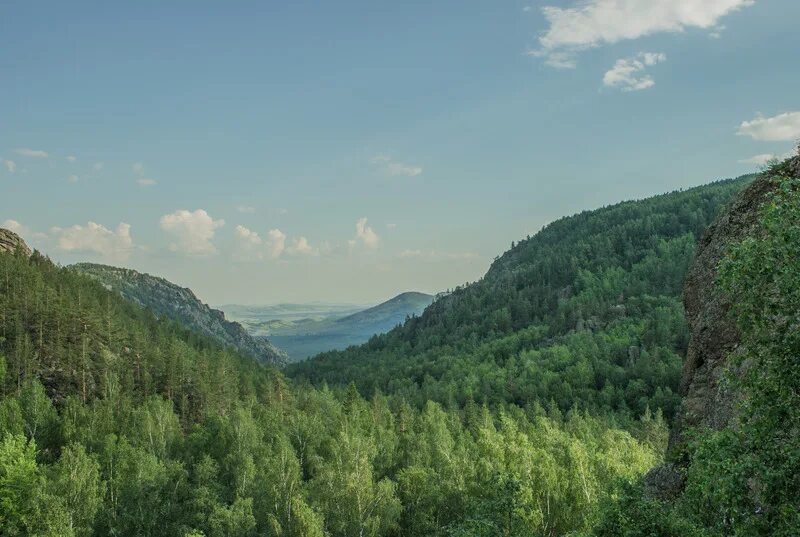 Горное ущелье башкирия. Горный ущелье абзелиловский район. горное ущелье лагерь башкирия. горное ущелье лагерь абзелиловский район. лагерь горное ущелье магнитогорск.