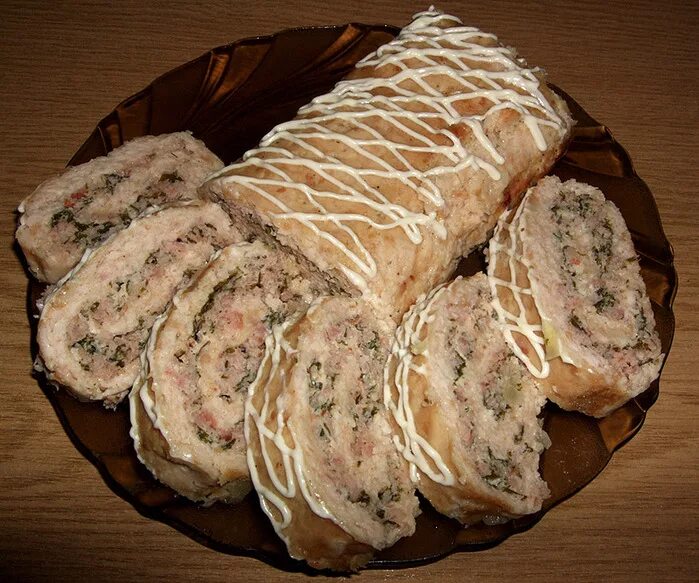 Рулет в домашней условии фото. Домашние мясные рулеты. Рулет домашний мясной. Мясные рулеты Белорусские. Домашний рулет из фарша.