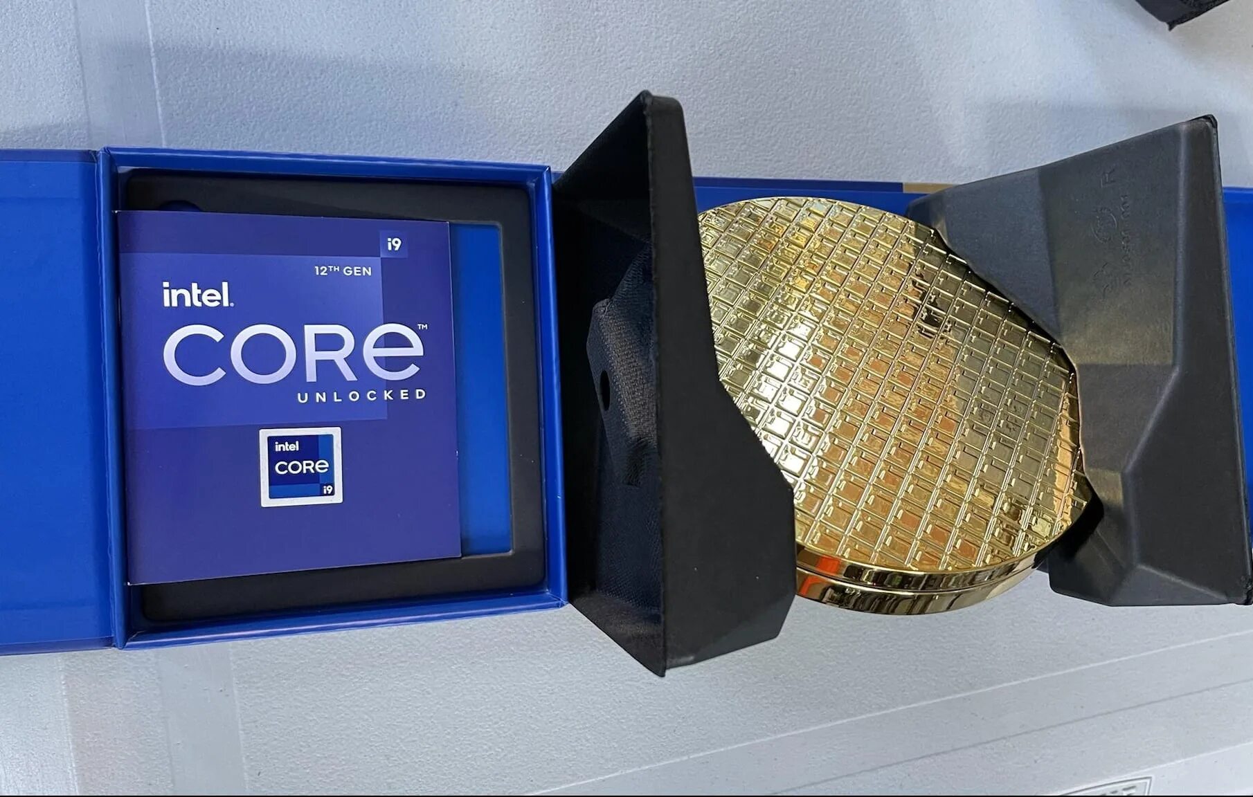 Intel core 12 поколения. I9 12900k. Коробка для процессора. Intel упаковка. Core i9 12900k.