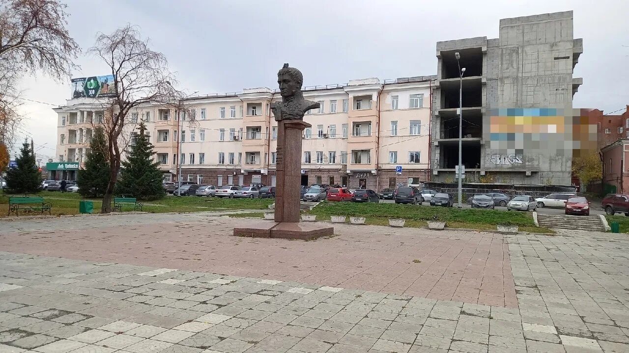 Комсомольский сквер нижний тагил. Проходные увз комсомольская. Нижний тагил площадь города. Комсомольский сквер нижний тагил. Комсомольский сквер нижний тагил.