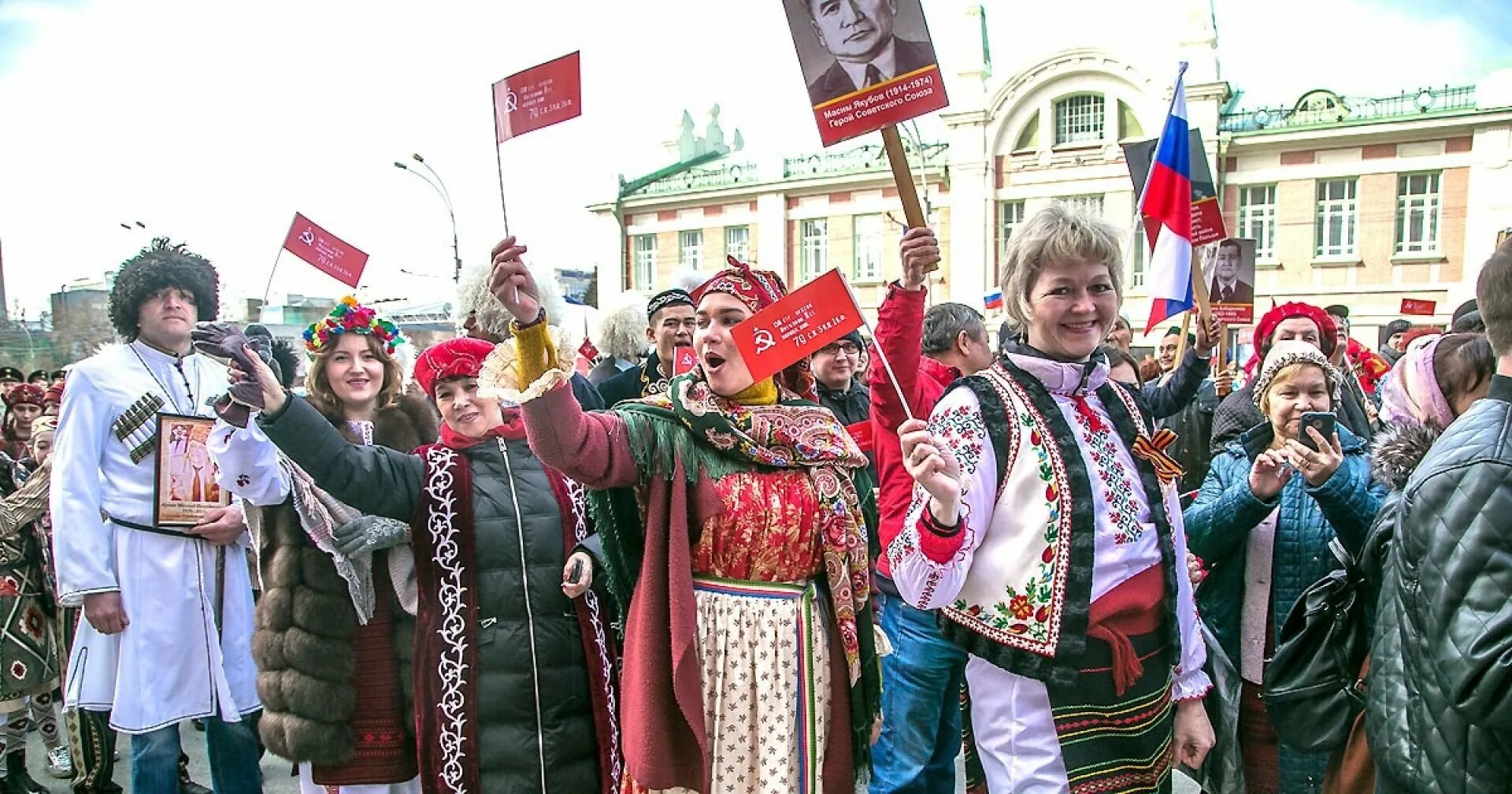 День русской нации и народа. Питер народ. Празднование дня русской нации. Русские народы в Петербурге. День русской нации фото.