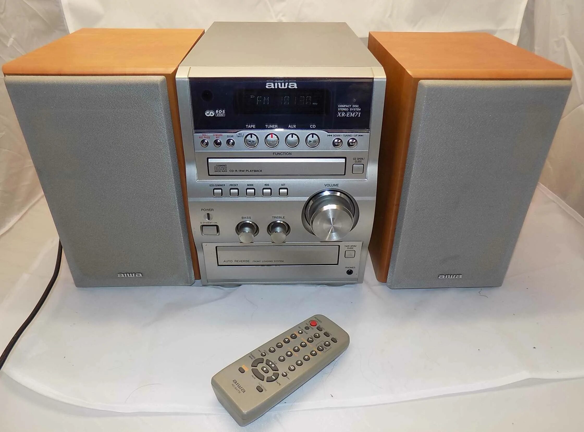 Купить центр aiwa. Aiwa XR-em71. Музыкальный центр Aiwa XR-em71. Aiwa RX em 71. Aiwa XR-em200.