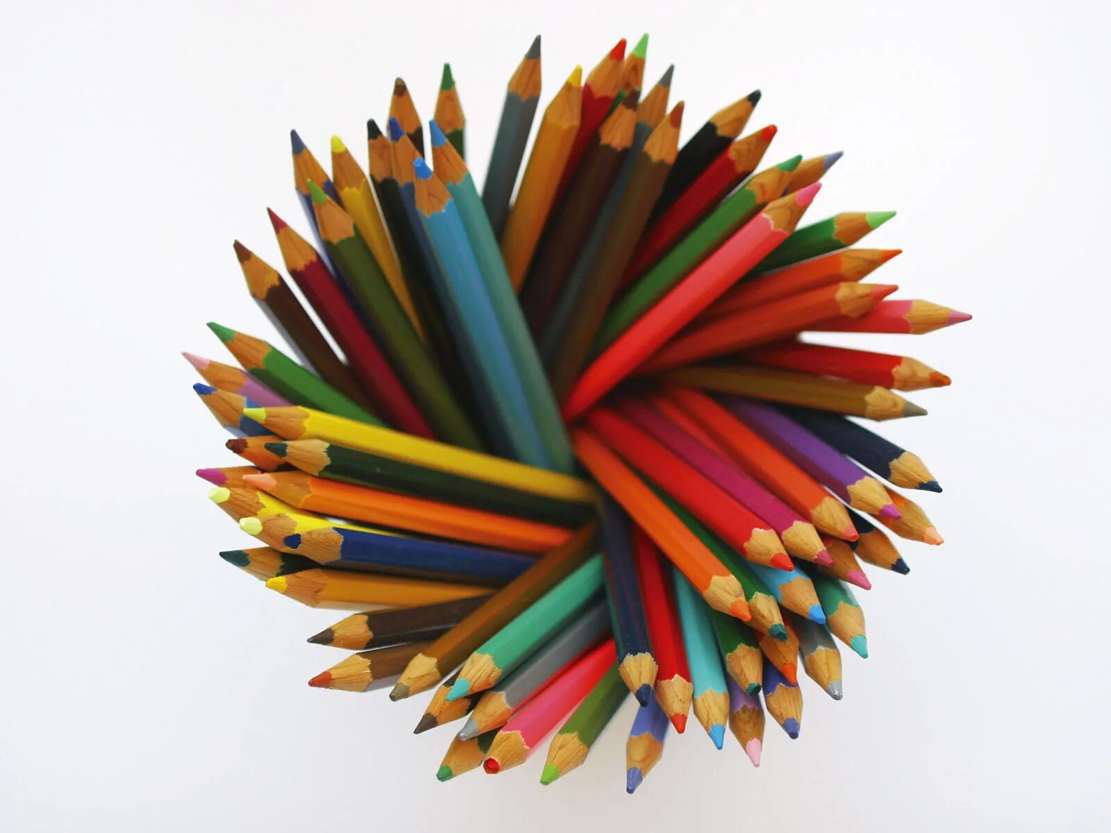 яркие карандаши. карандаши цветные. много цветных карандашей. куча карандашей. Faber castell classic карандаши 24 цвета.