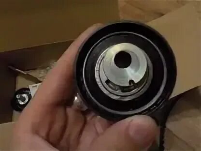 Натяжной ролик грм приора 16 клапанов. Лада приора ролик грм обводной gates. Натяжной ролик грм приора. Ролик обводной грм 124. Ролик грм приора 8 клапанов.